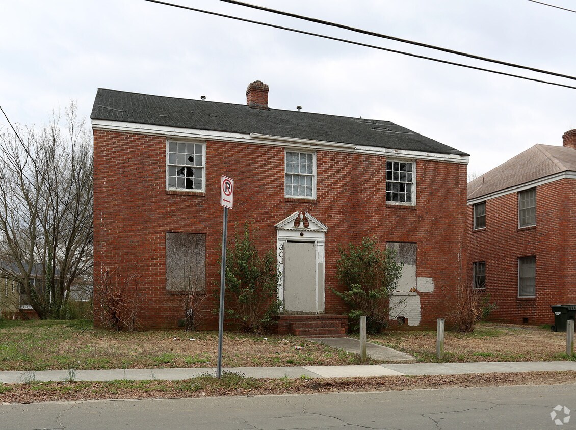 Building Photo - 303 W Geer St