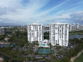 Building Photo - 20225 NE 34th Ct