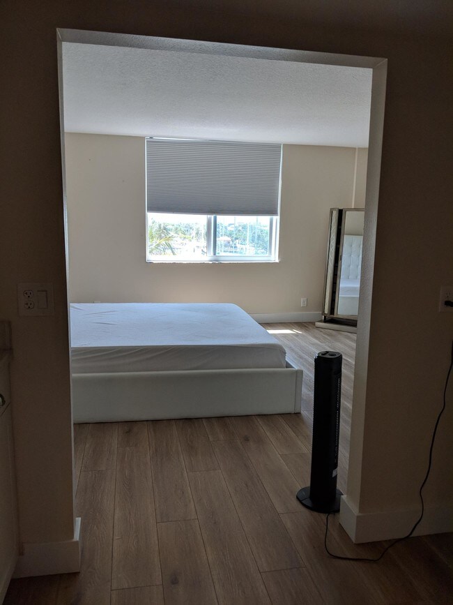 Foto del edificio - 301  Lake Shore Drive 409 Lake Park FL 33403