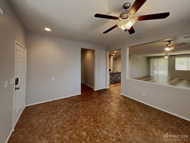 Foto del edificio - 104 Buck Ranch Ave