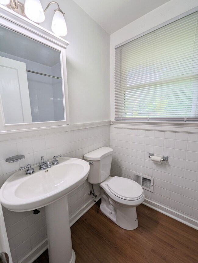 Foto del edificio - 933 Foley Dr