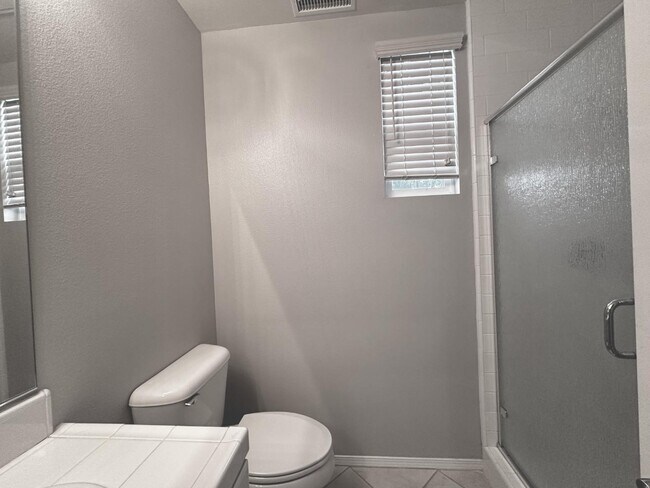 Foto del edificio - 28037 River Trail Ln