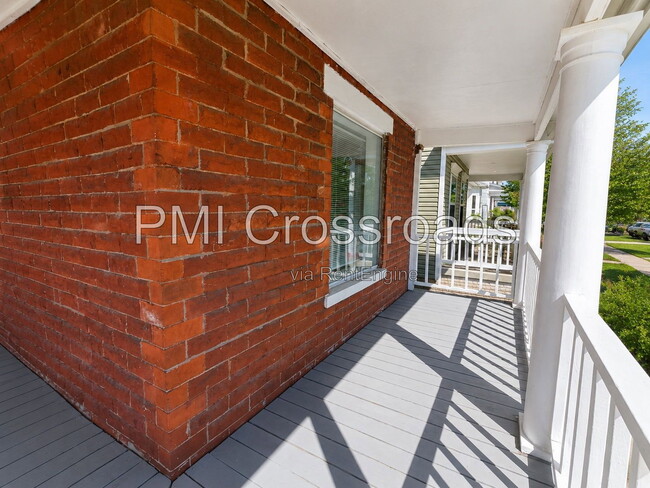 Foto del edificio - 153 S Cypress Ave