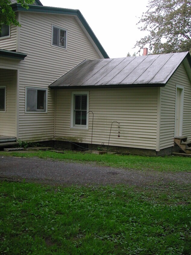 6 W Kendrick Ave Unit Shared House, Hamilton, NY 13346 Apartments in