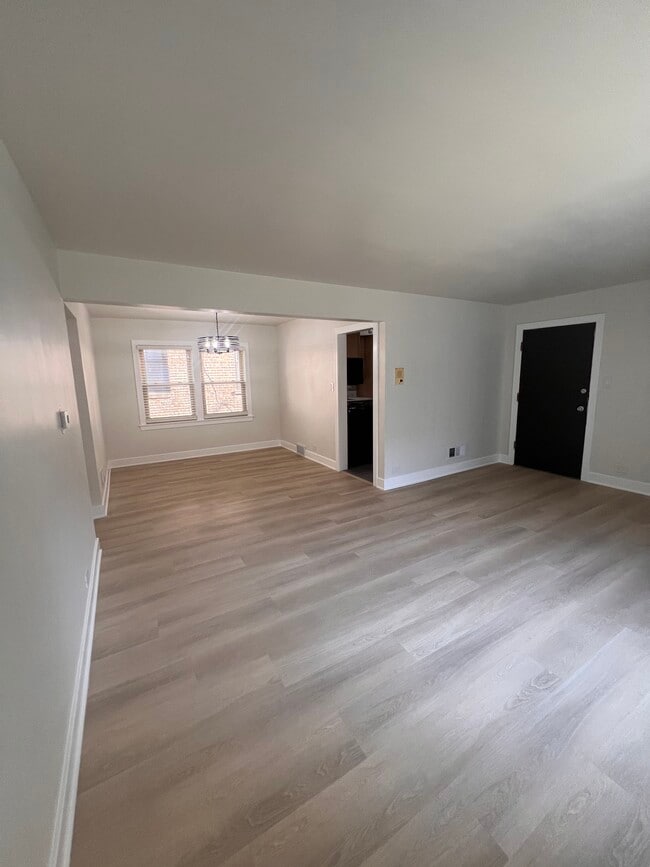 living/Dining room - 9121 S Bishop St