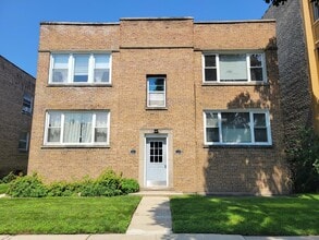Building Photo - 2636 W Berwyn Ave