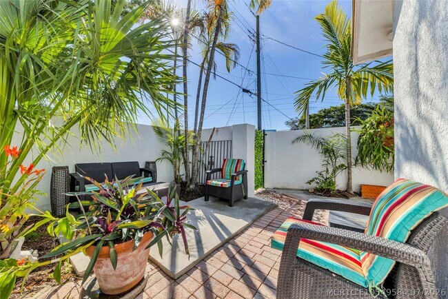 Foto del edificio - 307 N Highland Dr