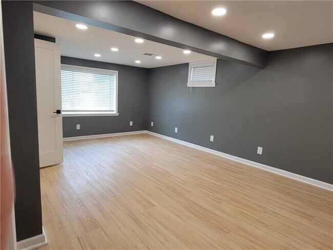 Foto del edificio - 113 Meadowbrook Dr