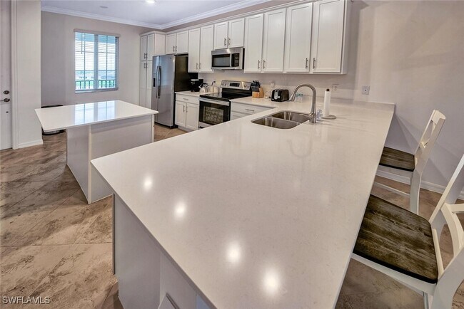 Foto del edificio - 6058 National Blvd