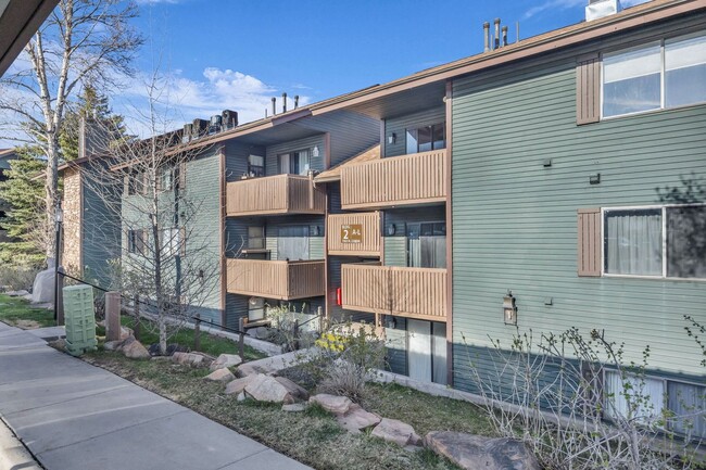 Building Photo - POWDERWOOD 1 BEDROOM