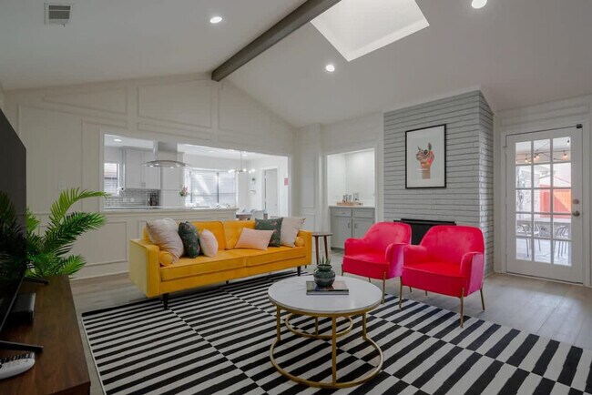 Foto del edificio - 1613 E Spring Valley Rd