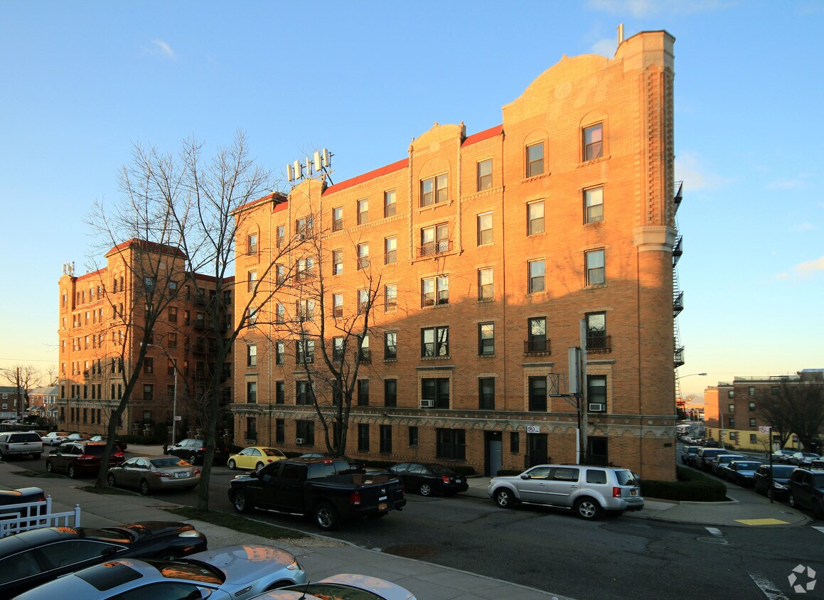 Building Photo - Stella Arms