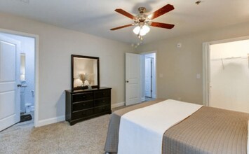 Building Photo - 208 Walnut Hill Dr