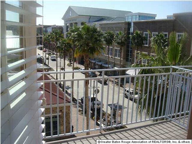 Foto del edificio - 7707 Bluebonnet Blvd