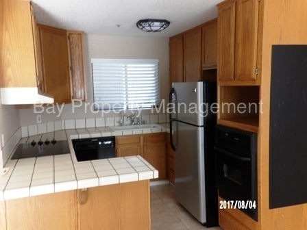Building Photo - 1044 Iverson St
