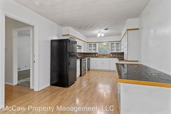Foto del edificio - 4 br, 3 bath House - 1618 University Dr.