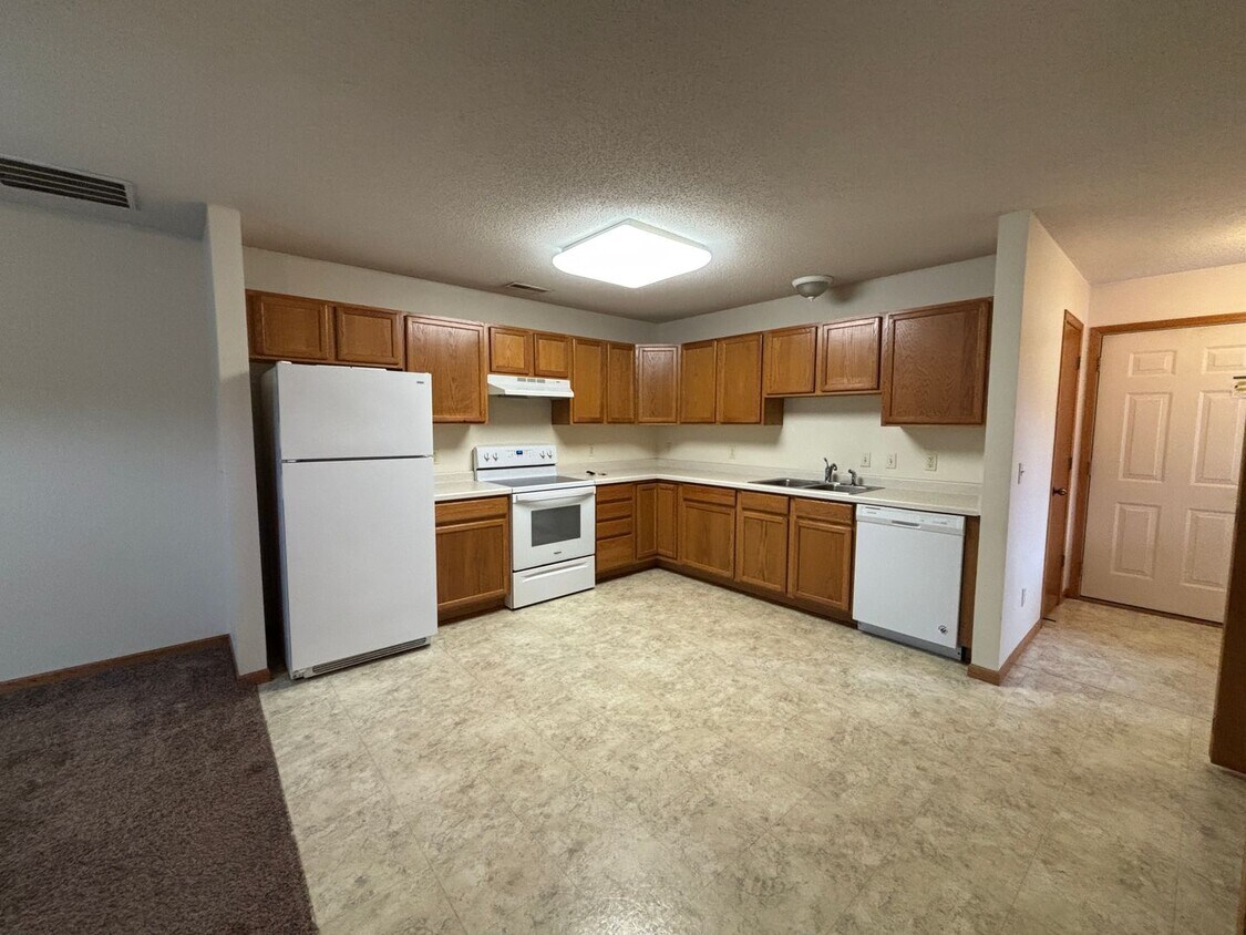 Foto principal - Cozy One-Level Living in New Richmond: Charming 2-Bedroom Home