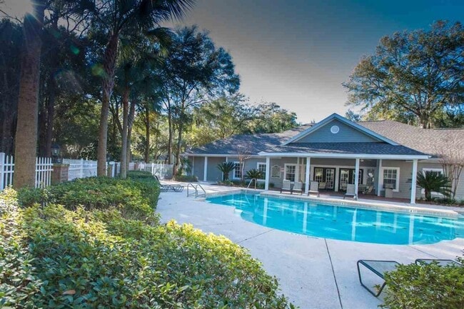 Building Photo - 10000 SW 52nd Ave