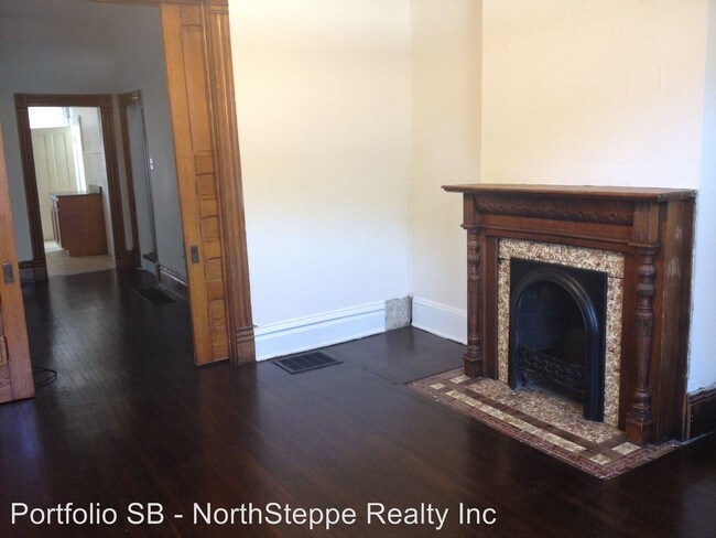 Building Photo - 1379 Forsythe Ave