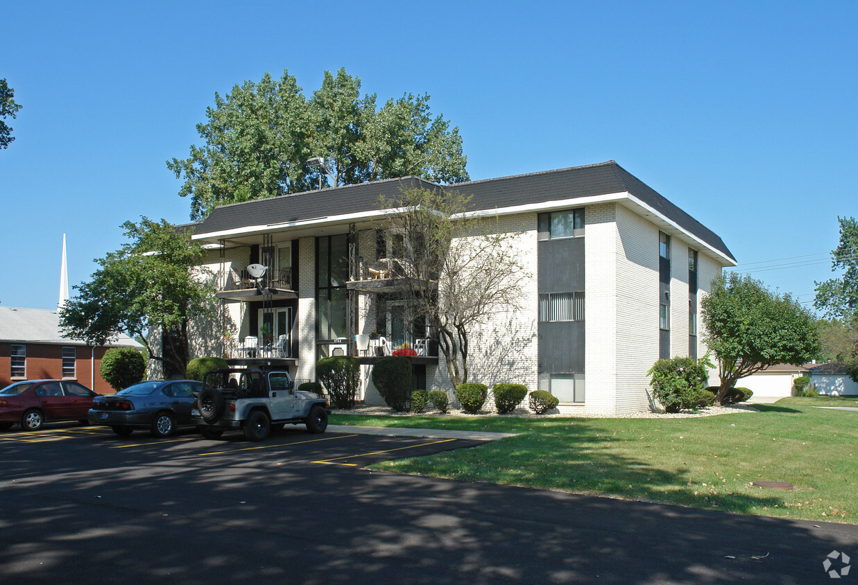 Building Photo - 9744 5th St