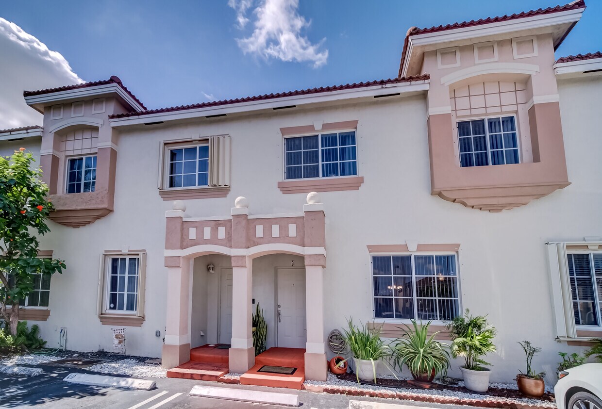 Foto principal - 8360 NW 10th St