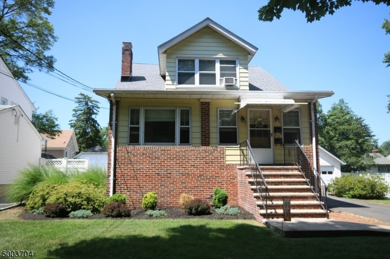 Primary Photo - 13 Hawthorne St