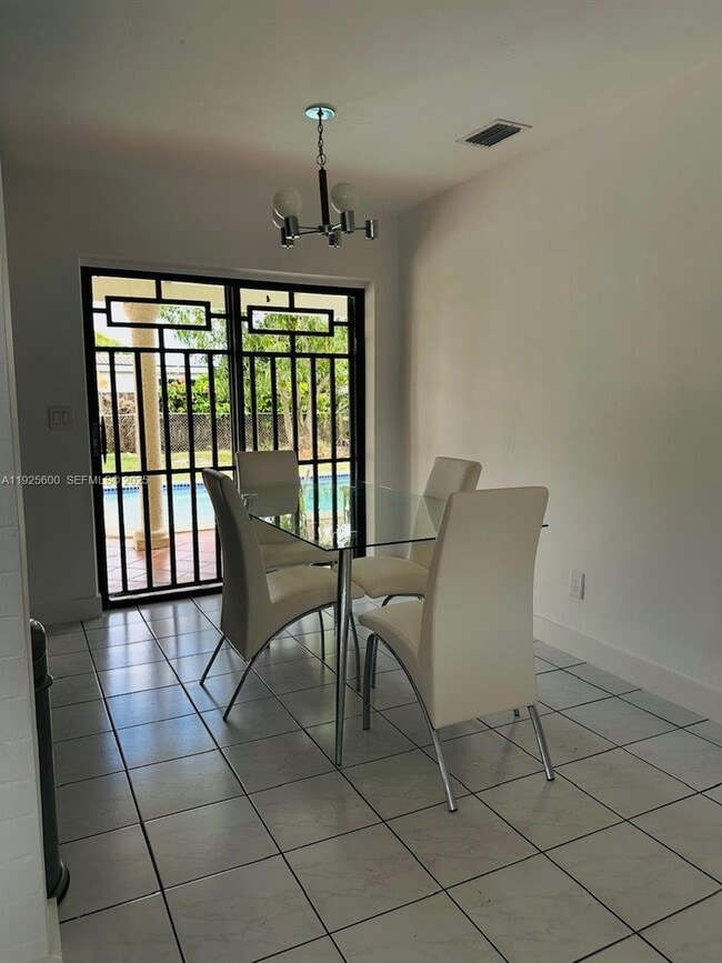 Foto del edificio - 3225 SW 94th Ave