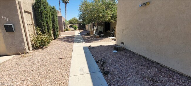 Building Photo - 4217 Park Ct