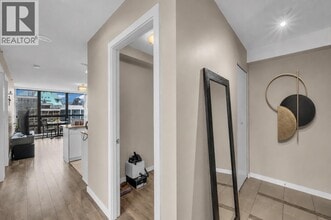 Building Photo - 938 Smithe St
