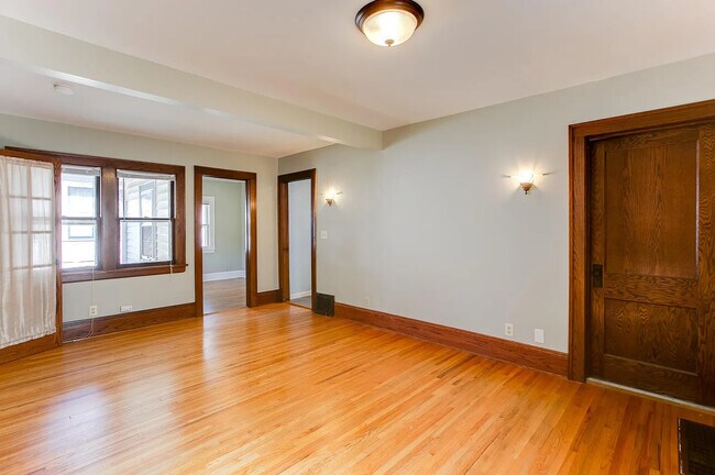Building Photo - 1372 Asbury St