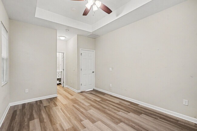 Building Photo - 635 Johns Ln