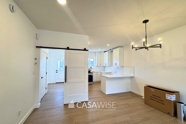 Photo du bâtiment - 9339-9222 222 St NW