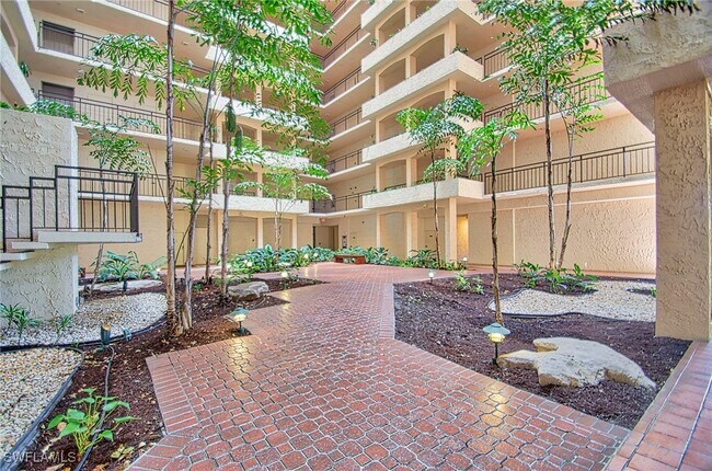 Foto del edificio - 4031 Gulf Shore Blvd N