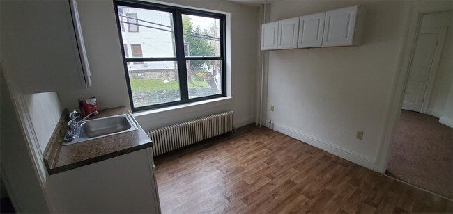 Foto del edificio - 1101-1103 Rebecca Ave