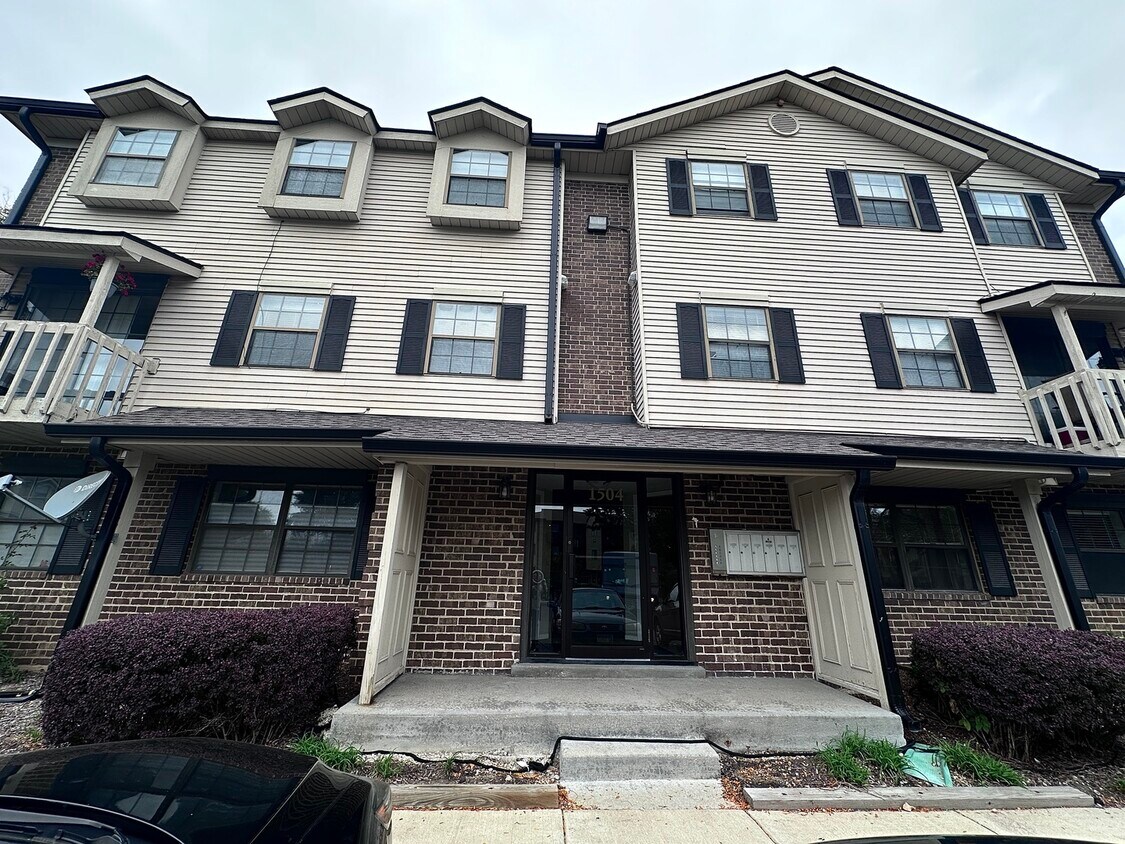 Primary Photo - 1504 W Jefferson Ave