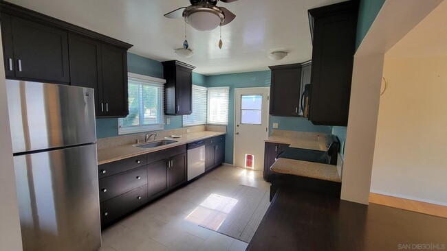 Foto del edificio - 5229 Irwin Ave