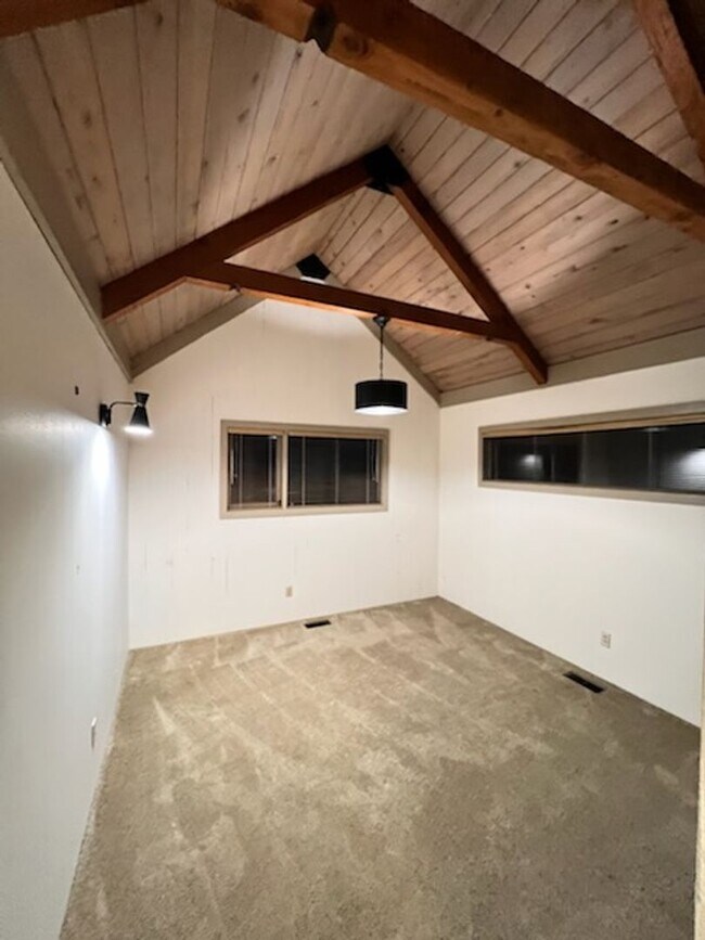 Building Photo - Nice home near Wollochet Bay