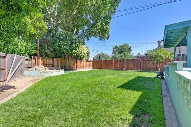 Foto del edificio - 6229 Donnelly Ln