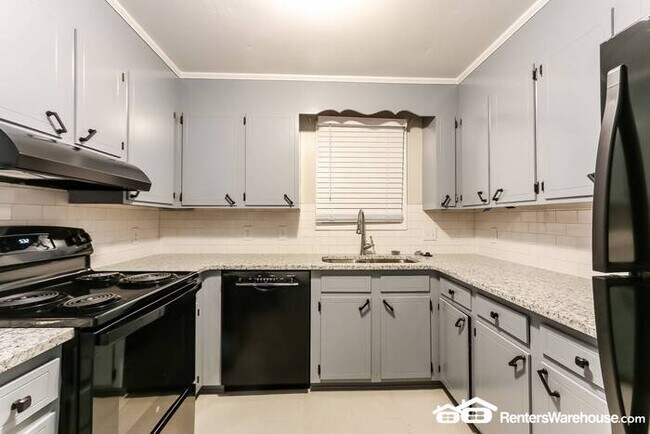 Updated 3 bedrooms and 2 full bath home $$... - 4