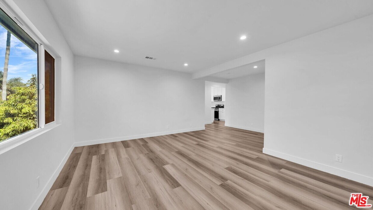 Foto principal - 126 S Manhattan Pl