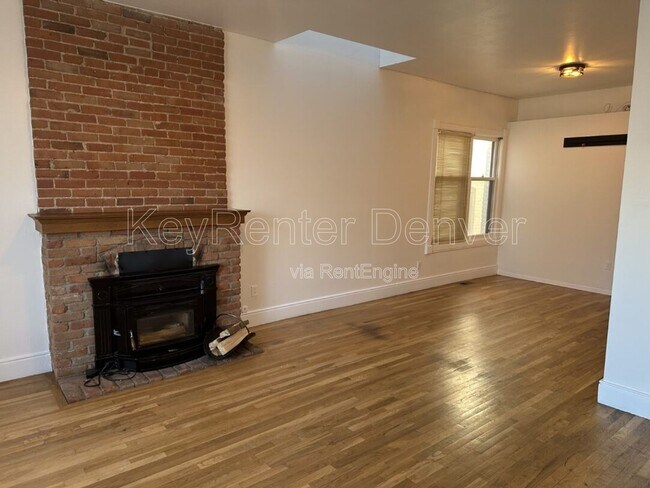 Foto del edificio - 2418 N Clarkson St