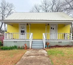 Building Photo - 1610 3rd Ave