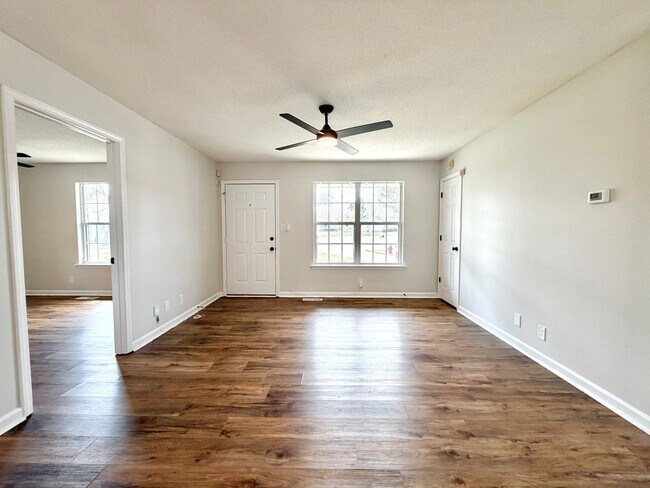 Building Photo - 740 Carmack Ct