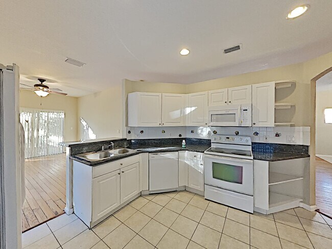 Building Photo - 4956 Egret Pl
