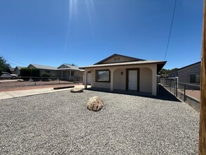 Building Photo - 3249 Lomalai St