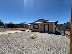 Building Photo - 3249 Lomalai St
