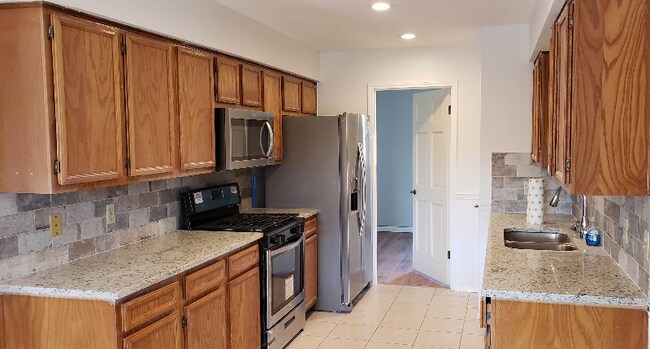 Building Photo - 603 Cedar Ridge Dr