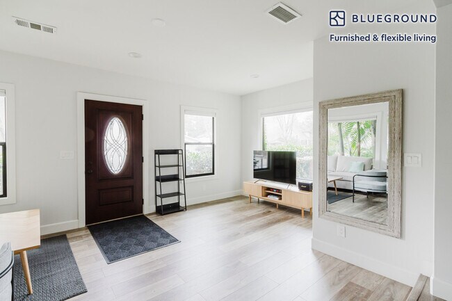 Foto del edificio - 251 Middlefield Rd