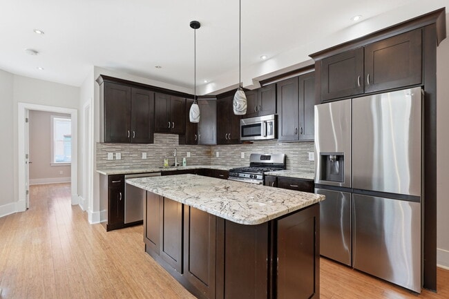 Building Photo - 2128 1st St NW
