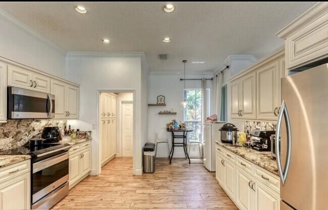 Foto del edificio - 5333 SW 34th Ave